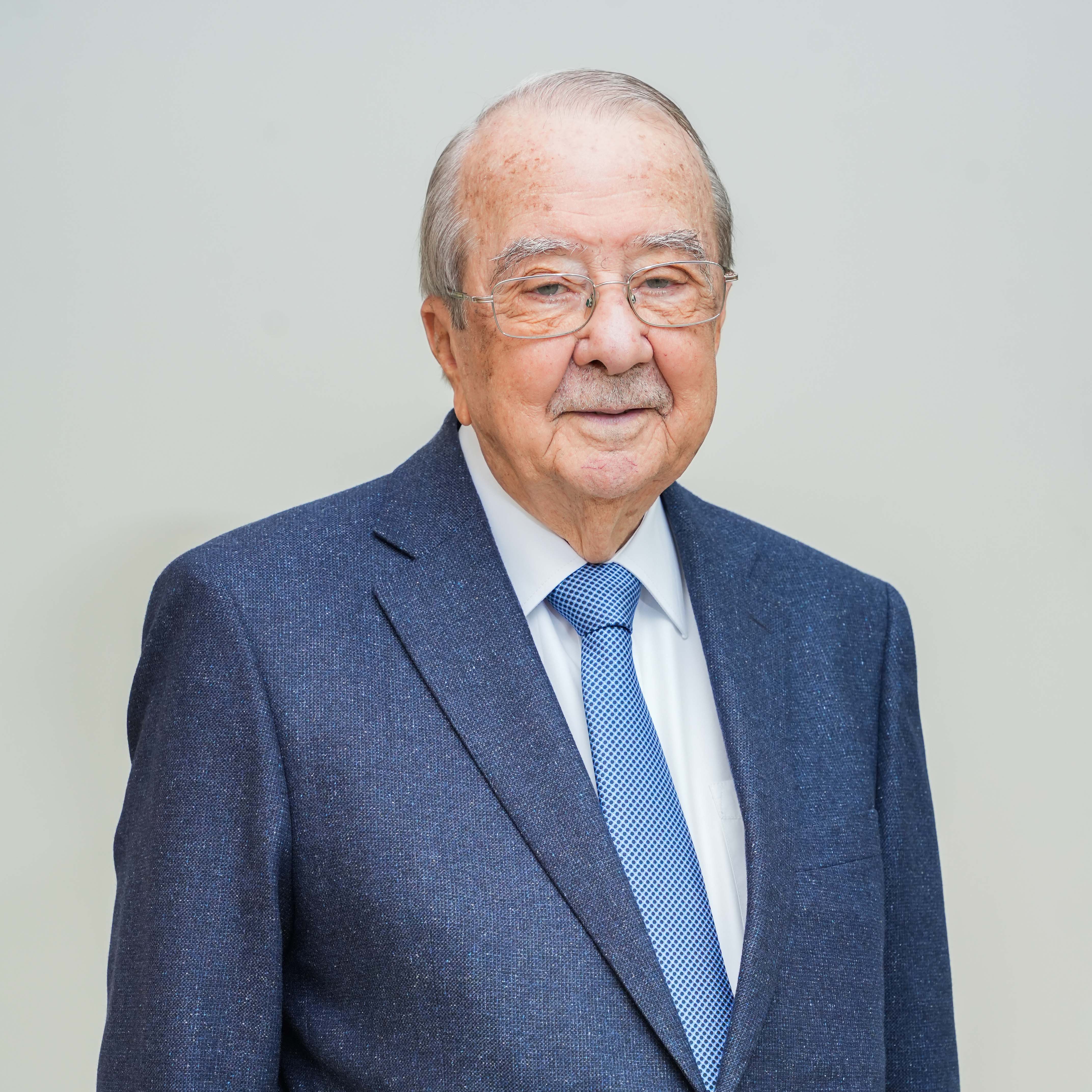 الدكتور كامل عفيفي