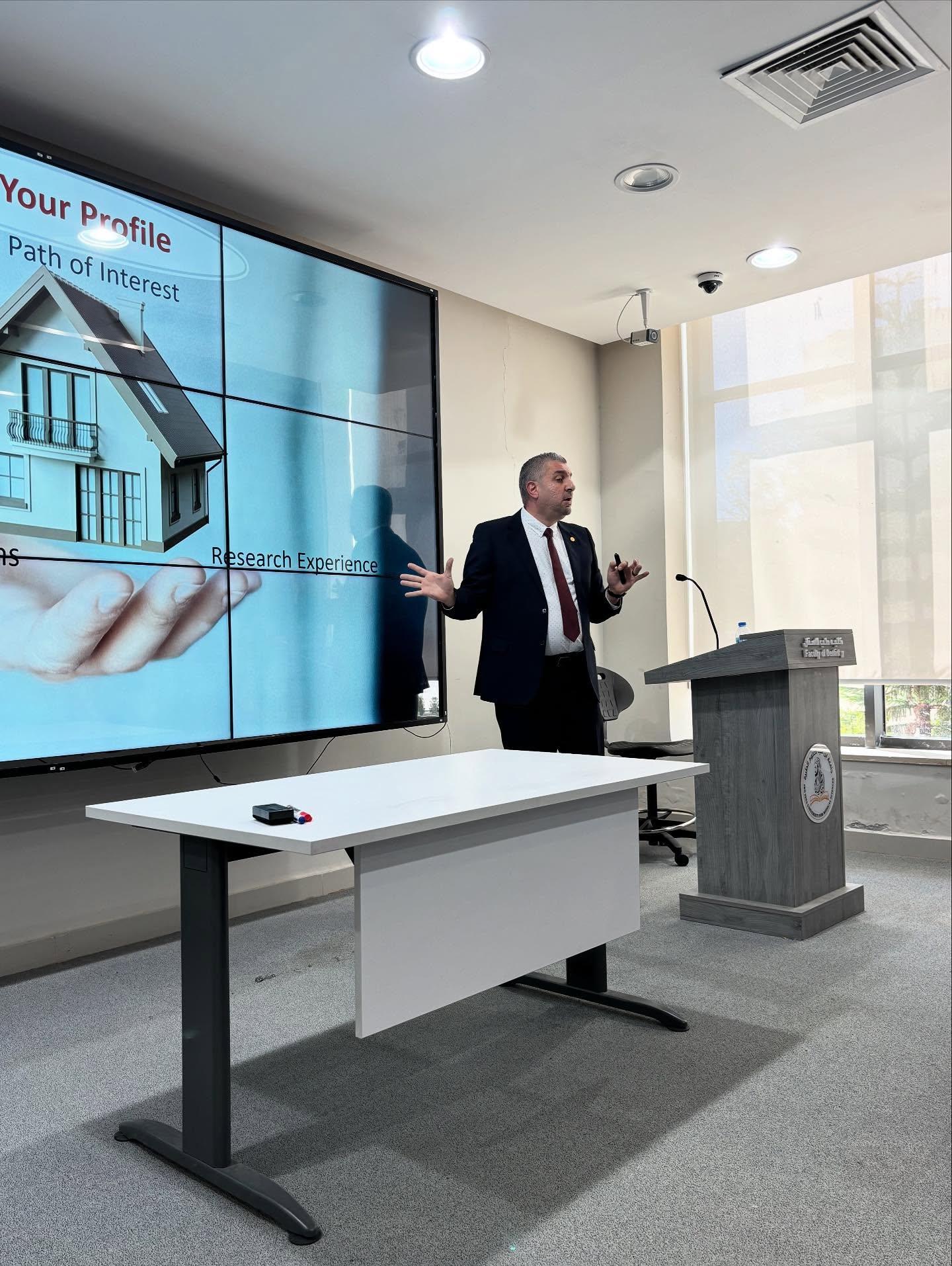 جامعة ابن سينا للعلوم الطبية تطلق سلسلة اللقاءات الإرشادية لطلبة طب الأسنان