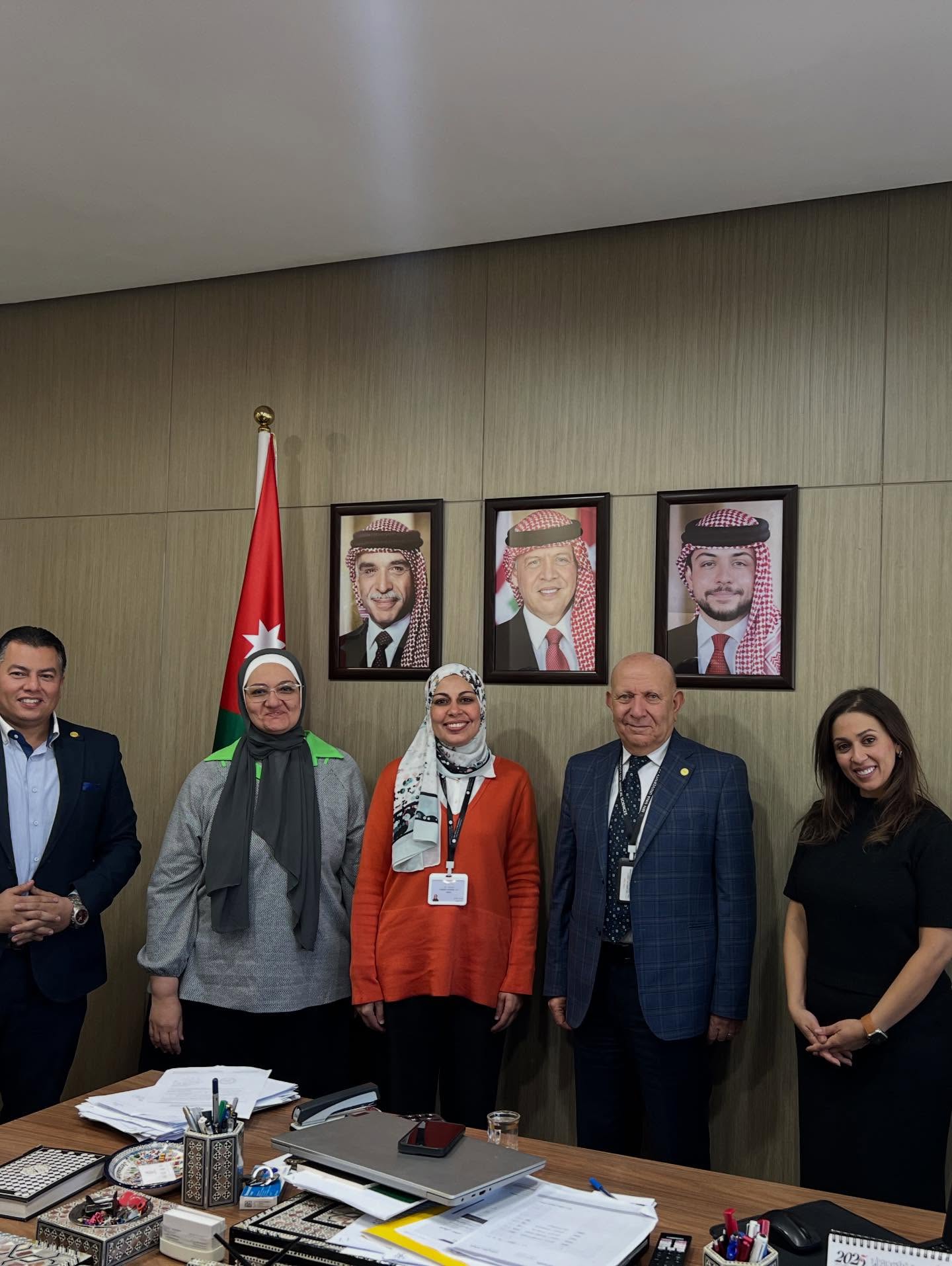 جامعة ابن سينا للعلوم الطبية تستضيف محاضرة علمية ضمن مساق التشريح الوصفي للأسنان والإطباق