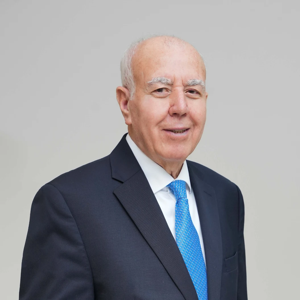 الدكتور نادر يونس حمدالله